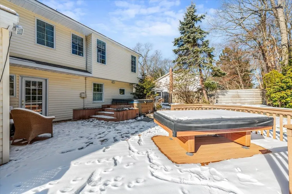 20 Mclane Drive Dix Hills NY 11746