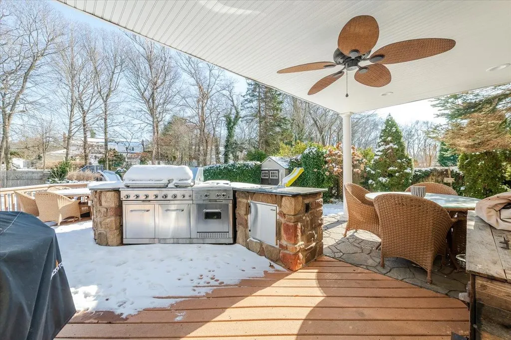20 Mclane Drive Dix Hills NY 11746
