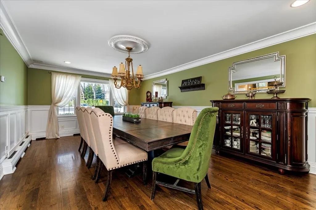 20 Mclane Drive Dix Hills NY 11746