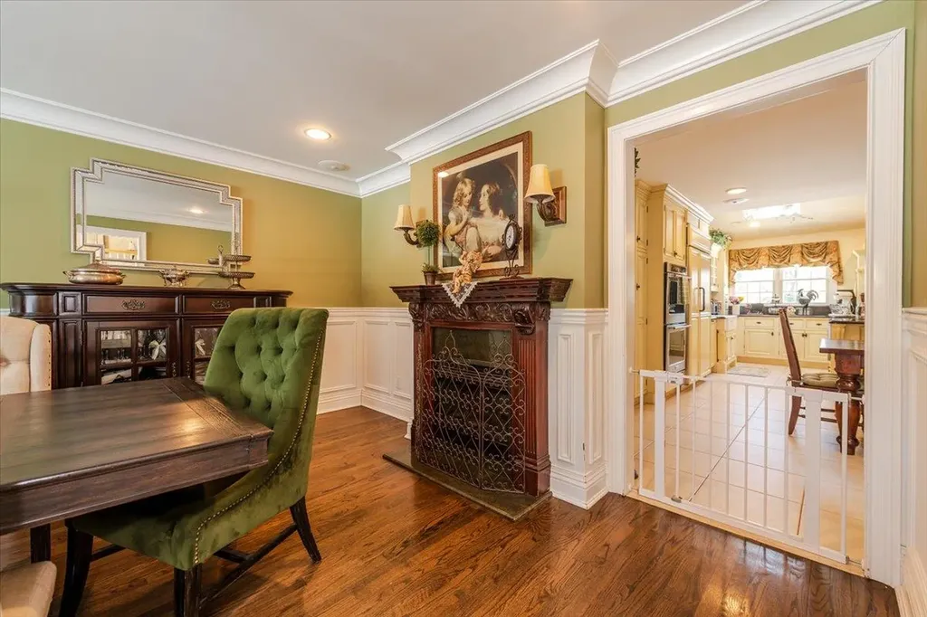 20 Mclane Drive Dix Hills NY 11746
