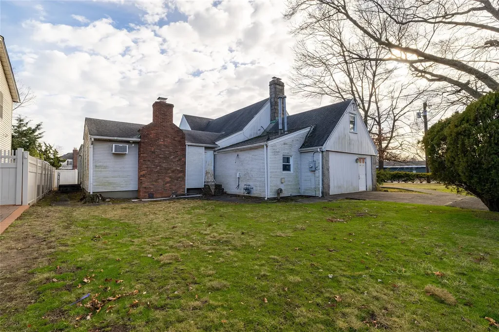 3309 Skillman Ave, Oceanside NY 11572