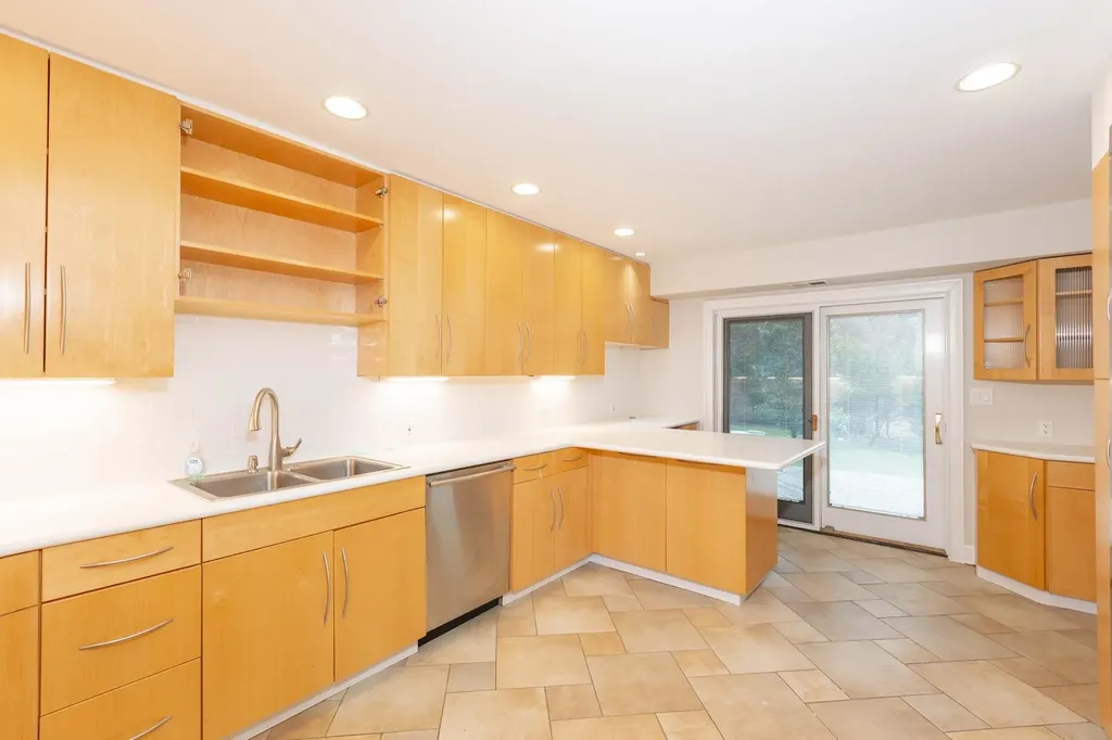 43 Boathouse Lane Bay Shore NY 11706