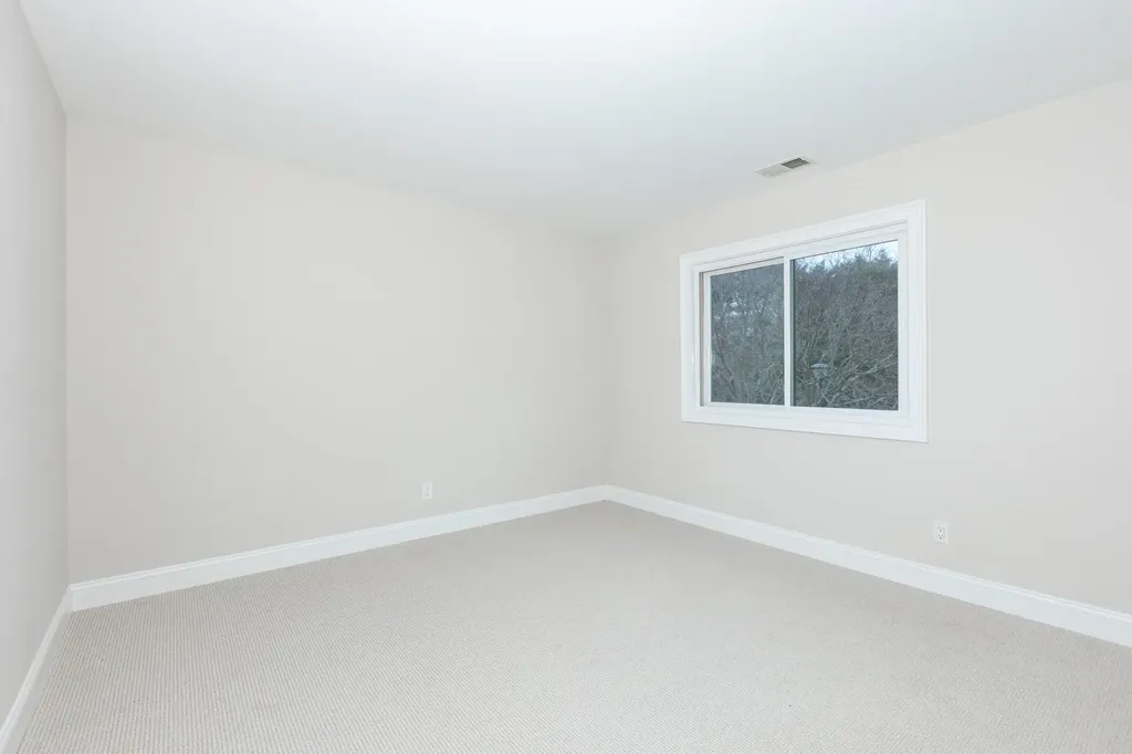 43 Boathouse Lane Bay Shore NY 11706