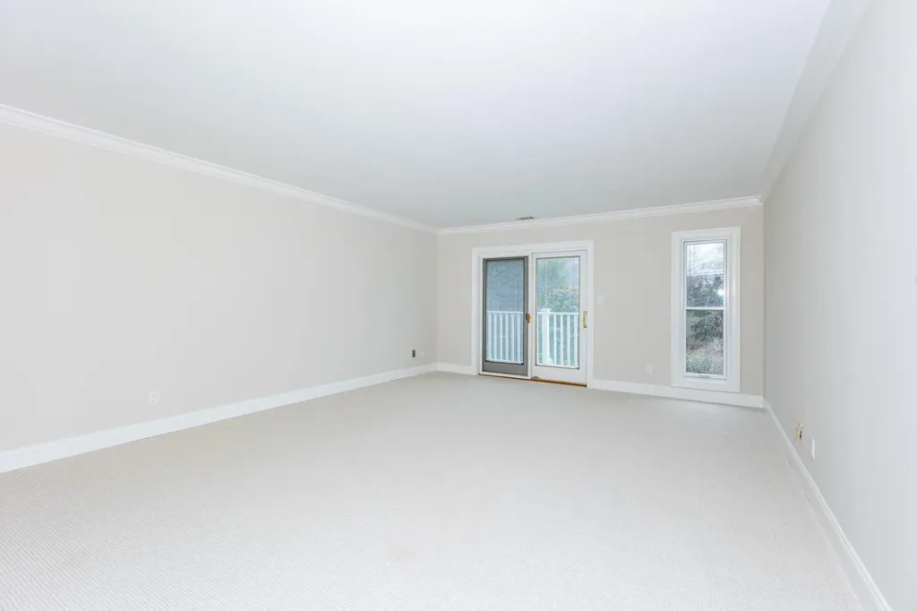43 Boathouse Lane Bay Shore NY 11706