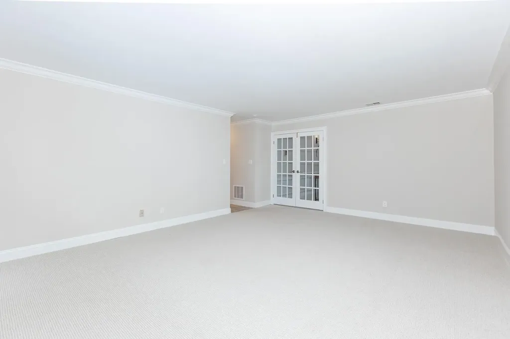 43 Boathouse Lane Bay Shore NY 11706