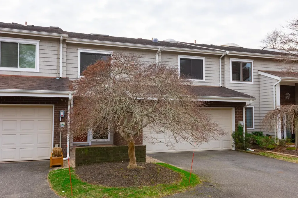 43 Boathouse Lane Bay Shore NY 11706