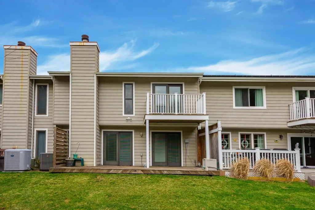 43 Boathouse Lane Bay Shore NY 11706