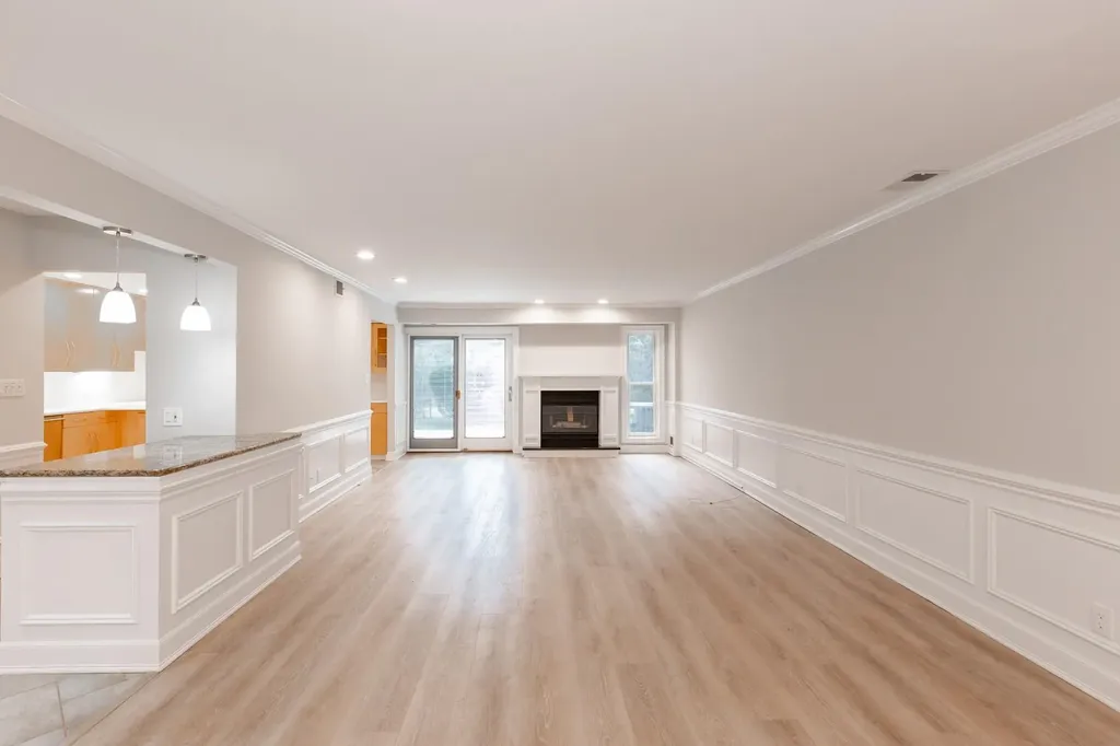 43 Boathouse Lane Bay Shore NY 11706