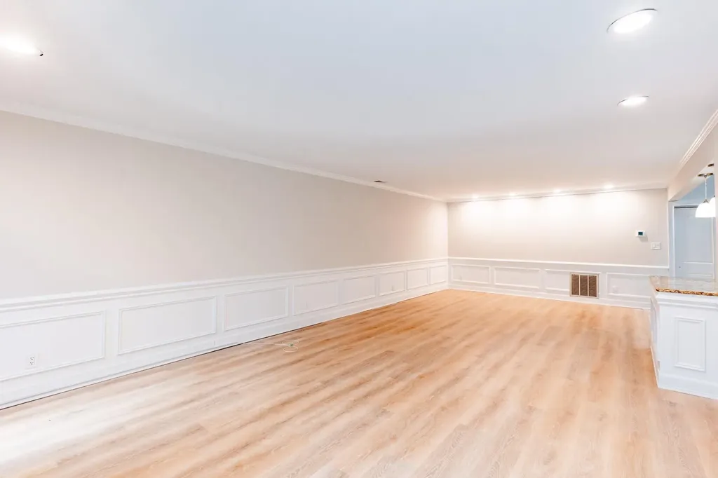 43 Boathouse Lane Bay Shore NY 11706