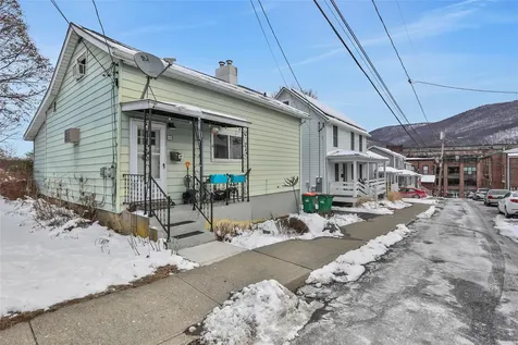 19 North Street Beacon NY 12508