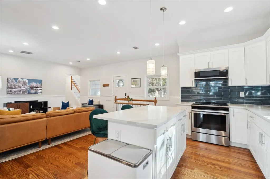 83 Oakside Road Smithtown NY 11787