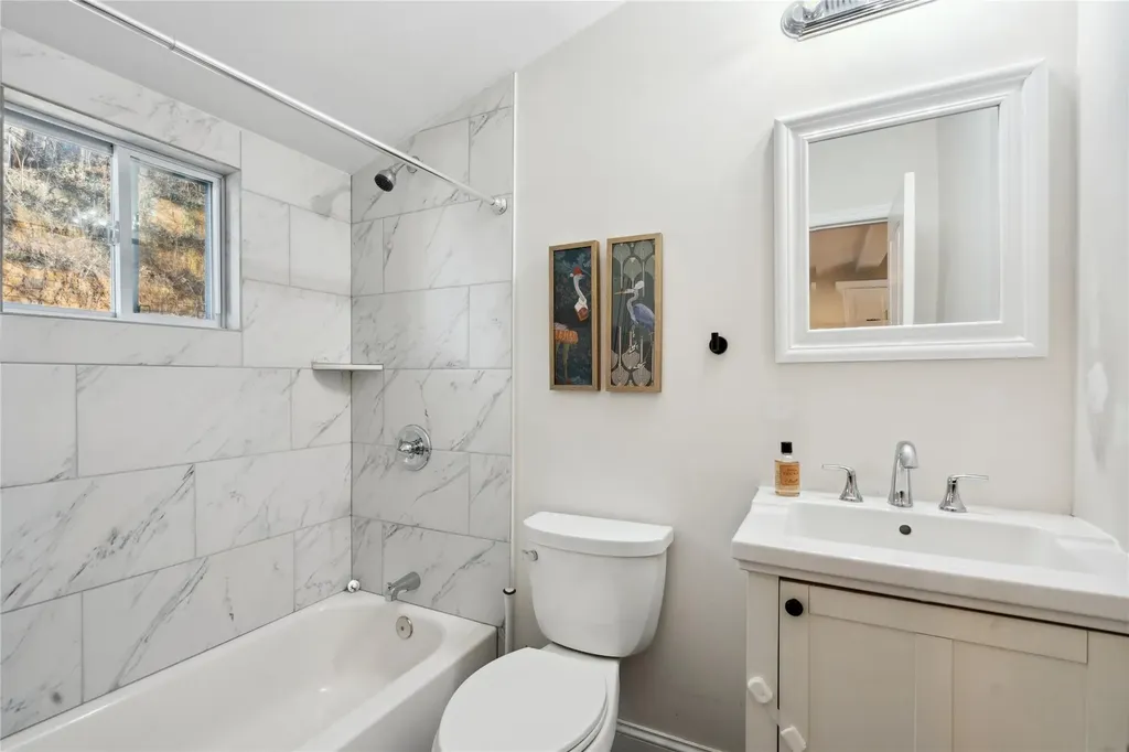 83 Oakside Road Smithtown NY 11787