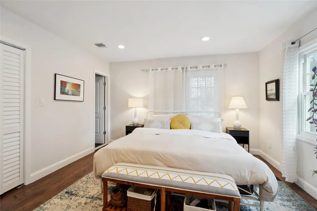 83 Oakside Road Smithtown NY 11787