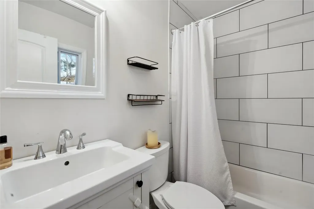 83 Oakside Road Smithtown NY 11787