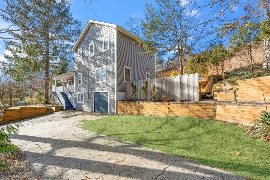 83 Oakside Road Smithtown NY 11787