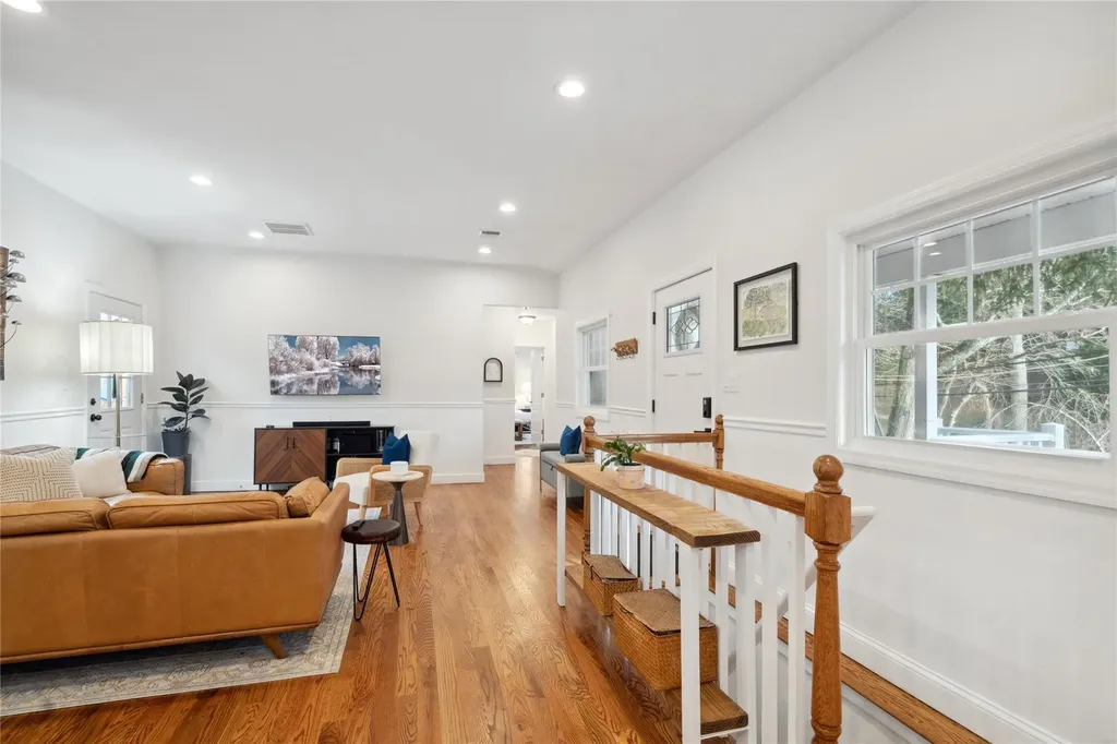 83 Oakside Road Smithtown NY 11787
