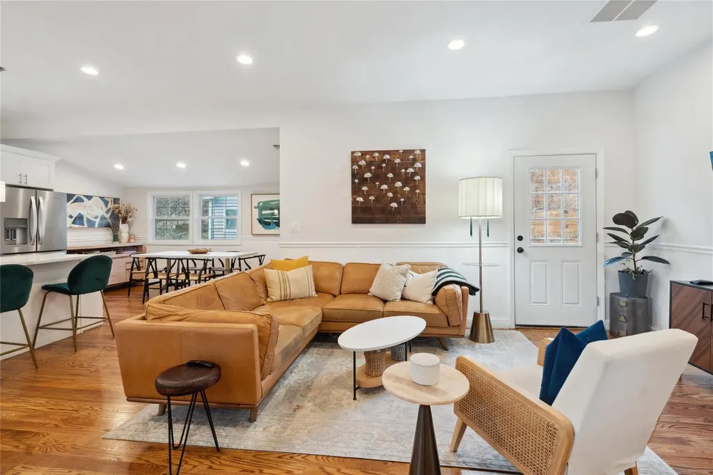 83 Oakside Road Smithtown NY 11787