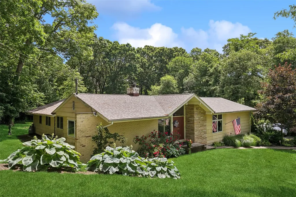 19 Chatham Place Dix Hills NY 11746