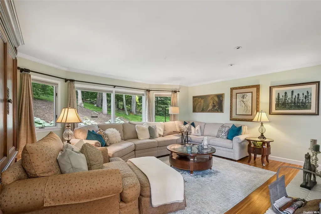 19 Chatham Place Dix Hills NY 11746