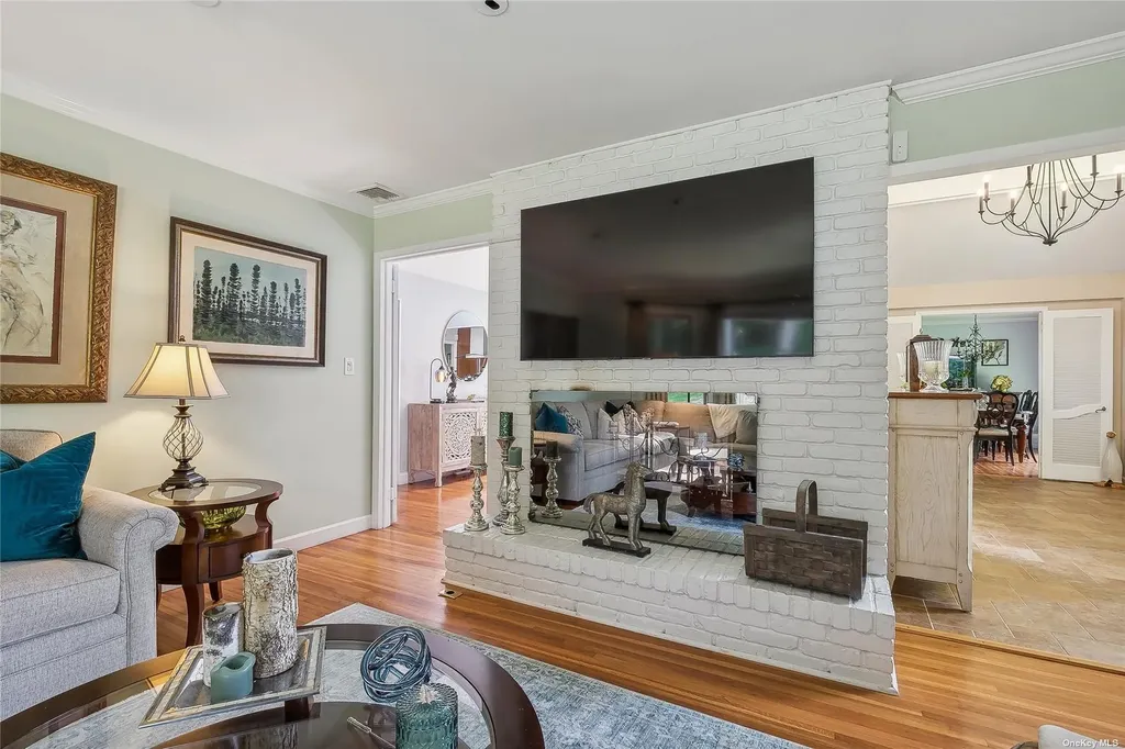 19 Chatham Place Dix Hills NY 11746