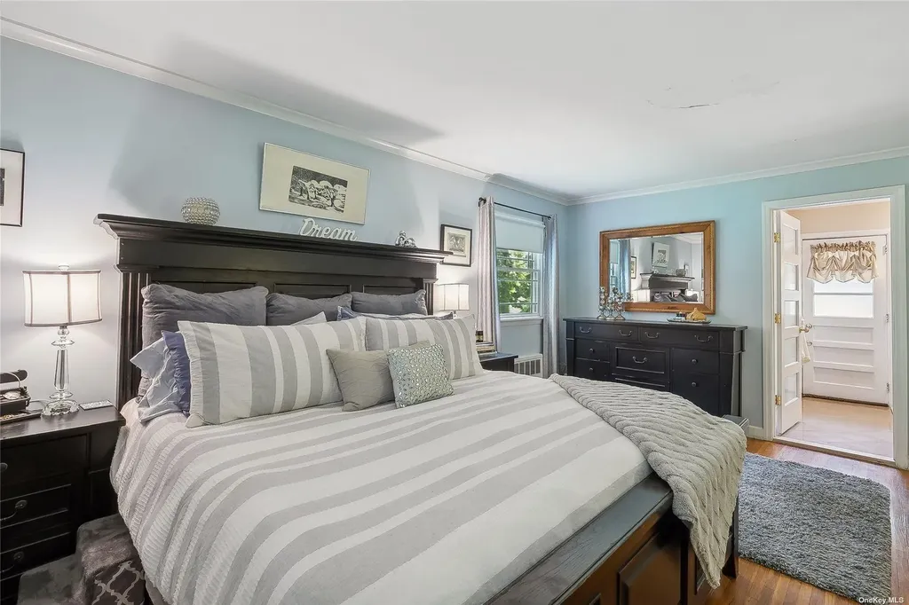 19 Chatham Place Dix Hills NY 11746