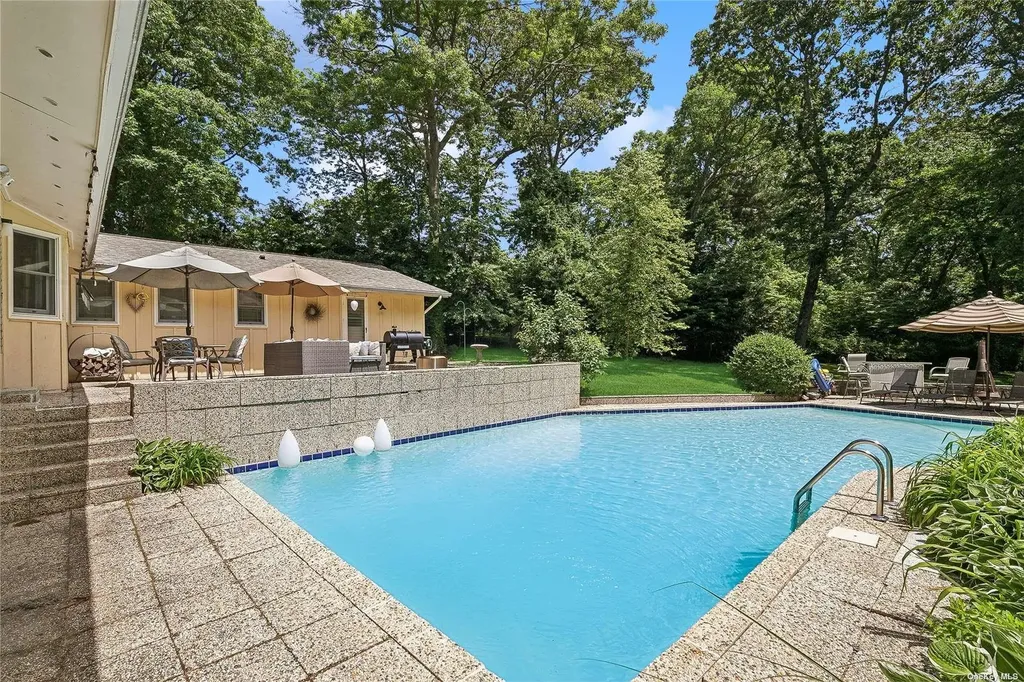 19 Chatham Place Dix Hills NY 11746