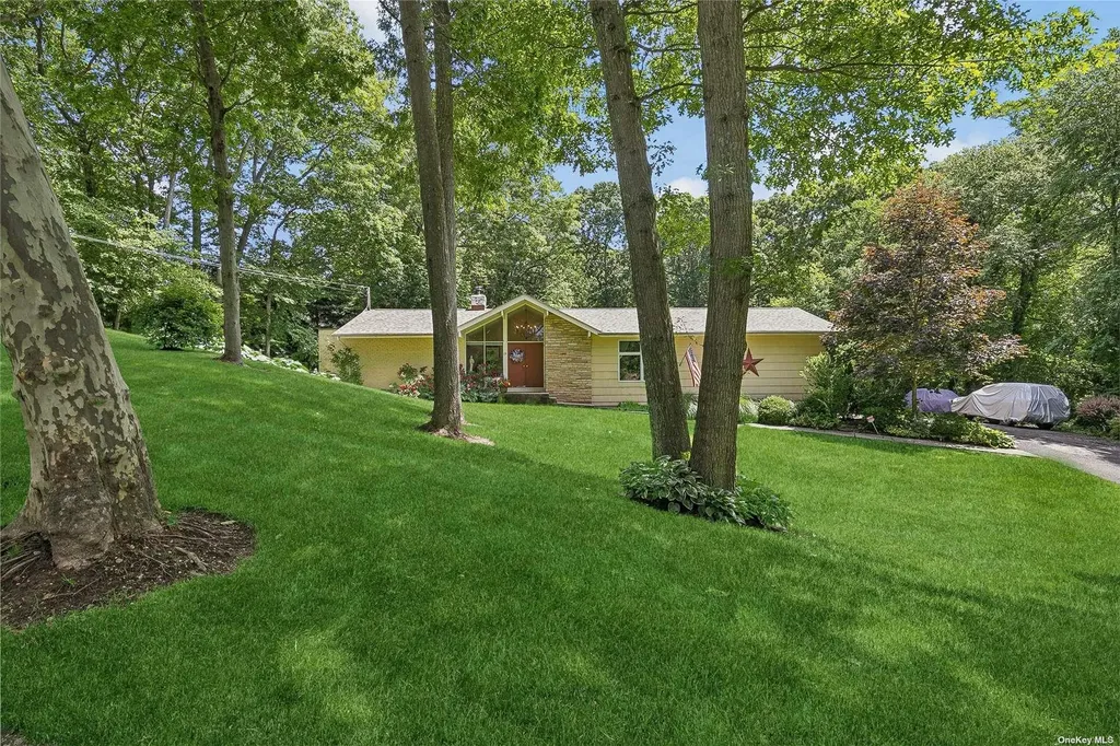 19 Chatham Place Dix Hills NY 11746