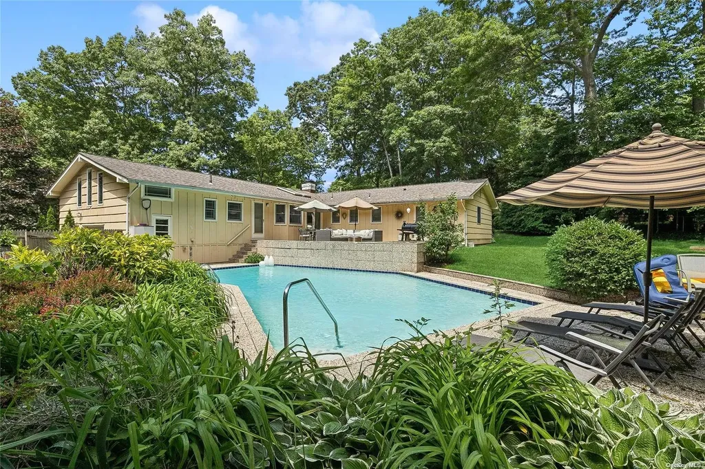 19 Chatham Place Dix Hills NY 11746