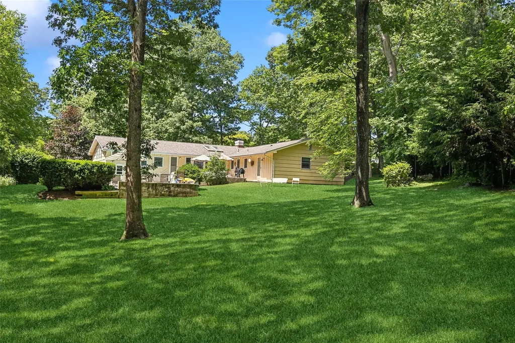 19 Chatham Place Dix Hills NY 11746