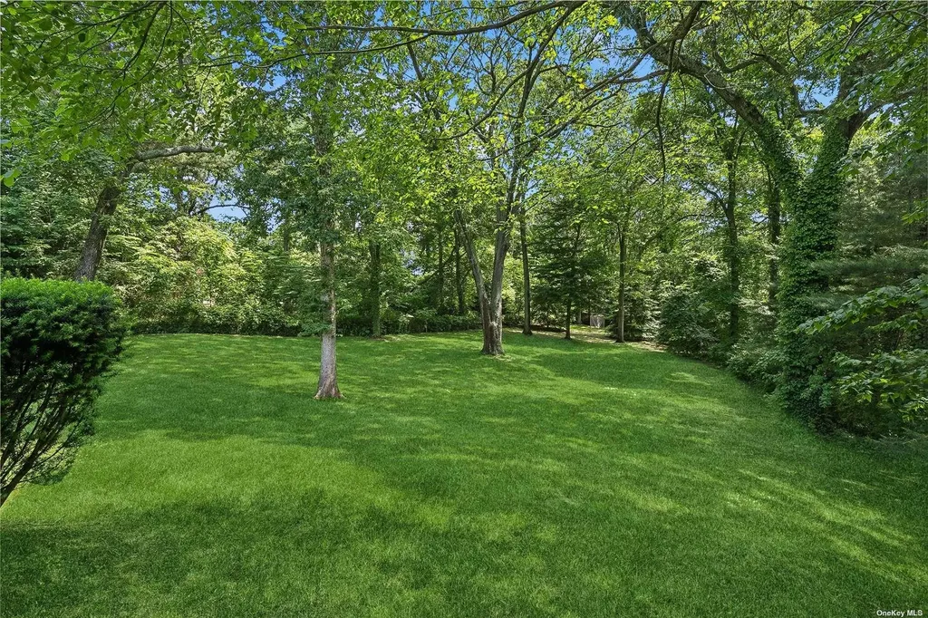 19 Chatham Place Dix Hills NY 11746