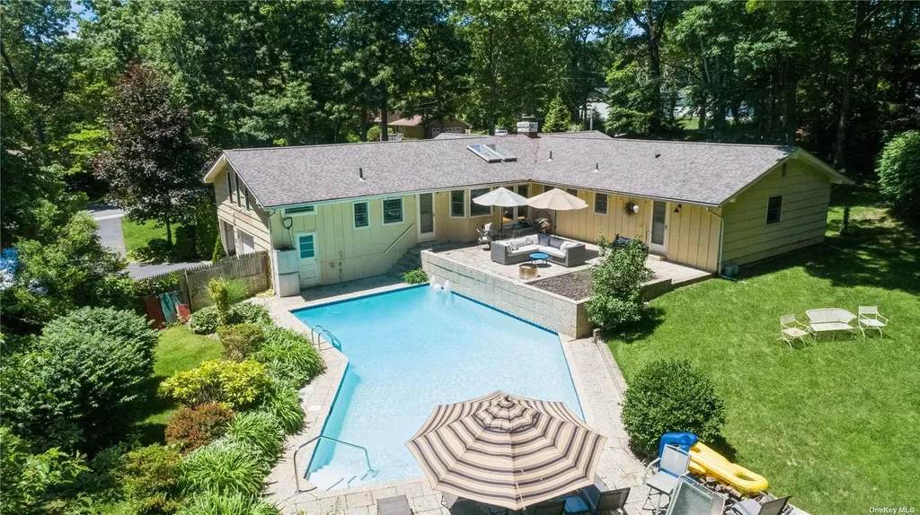 19 Chatham Place Dix Hills NY 11746