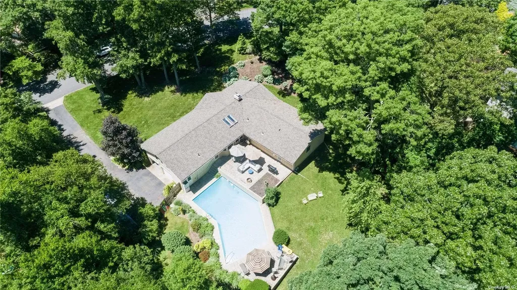 19 Chatham Place Dix Hills NY 11746
