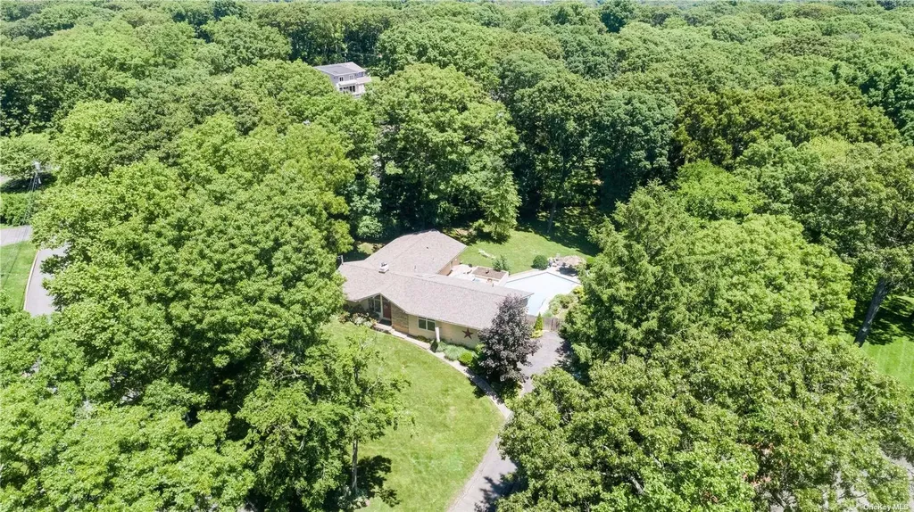 19 Chatham Place Dix Hills NY 11746