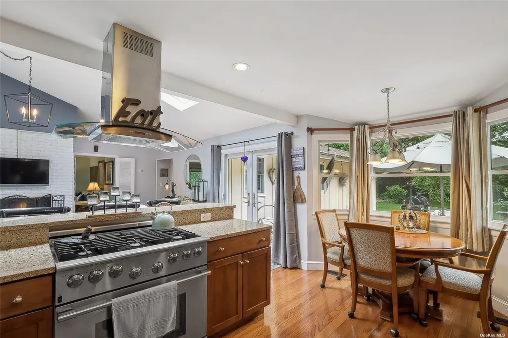 19 Chatham Place Dix Hills NY 11746