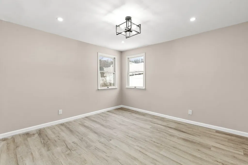 206 Gailmore Drive Yonkers NY 10710