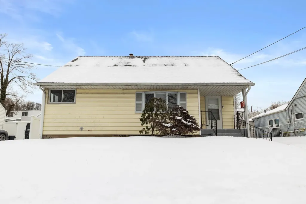 206 Gailmore Drive Yonkers NY 10710