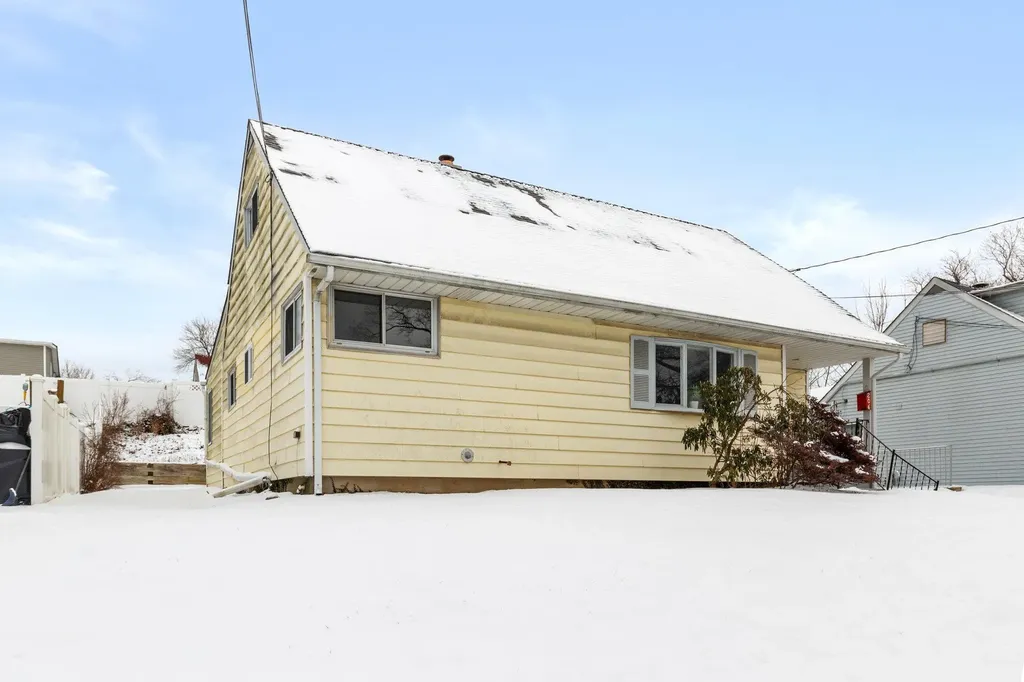 206 Gailmore Drive Yonkers NY 10710