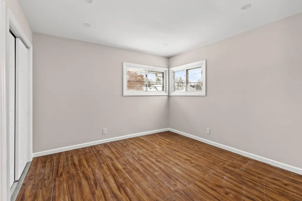 206 Gailmore Drive Yonkers NY 10710