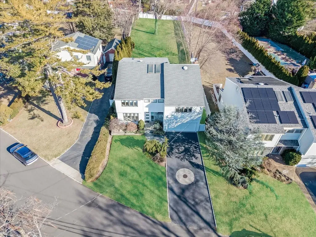3361 Harold Street Oceanside NY 11572