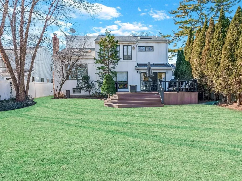 3361 Harold Street Oceanside NY 11572