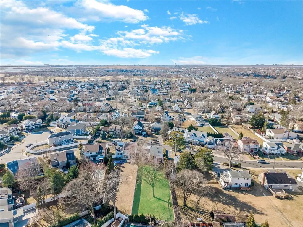 3361 Harold Street Oceanside NY 11572