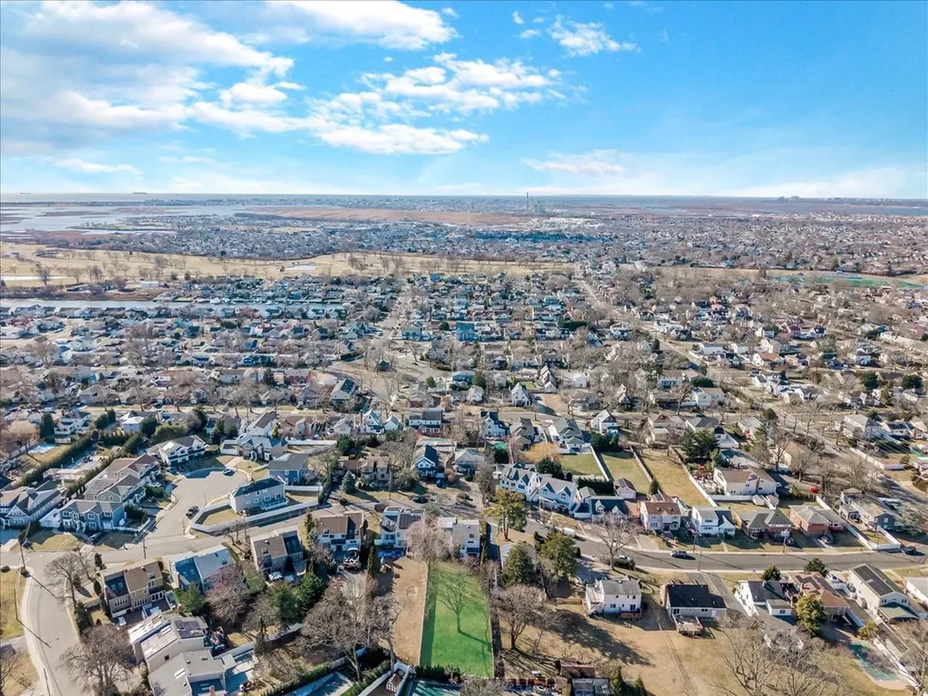 3361 Harold Street Oceanside NY 11572