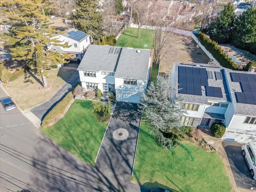 3361 Harold Street Oceanside NY 11572