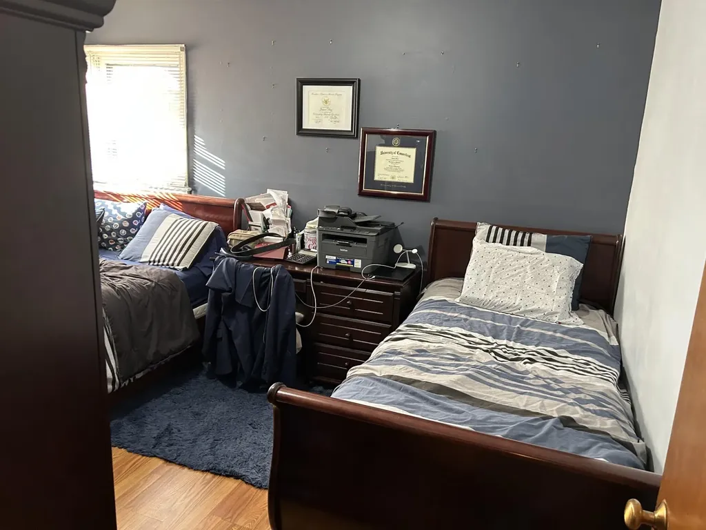 396 Jackson Avenue Mineola NY 11501