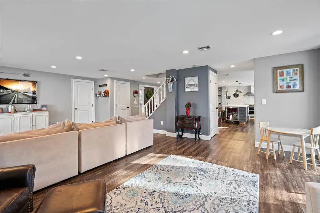 20 Eliot Drive Lake Grove NY 11755