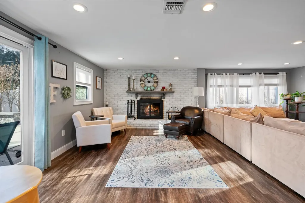 20 Eliot Drive Lake Grove NY 11755