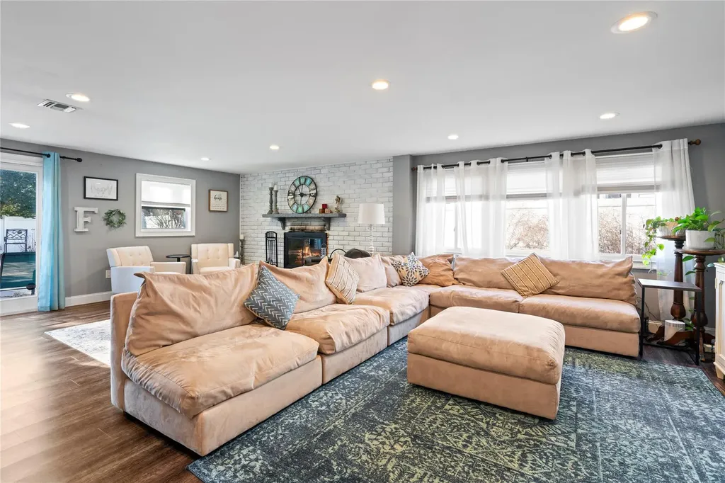 20 Eliot Drive Lake Grove NY 11755