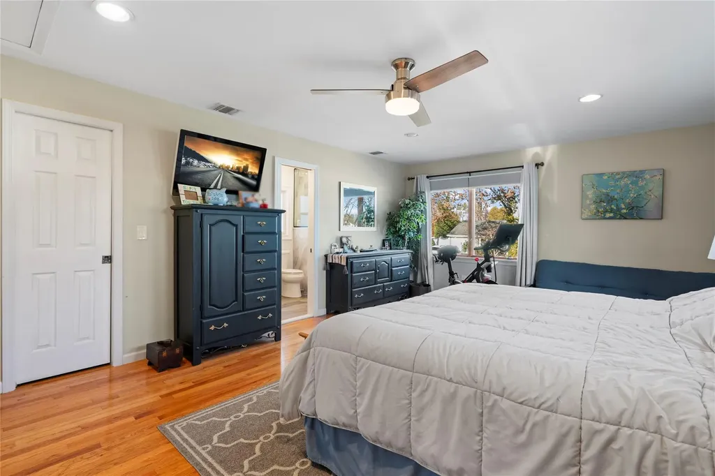 20 Eliot Drive Lake Grove NY 11755