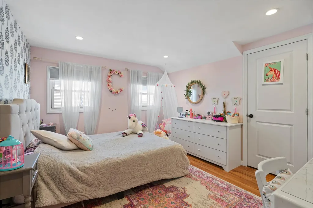 20 Eliot Drive Lake Grove NY 11755