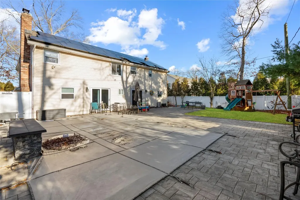 20 Eliot Drive Lake Grove NY 11755